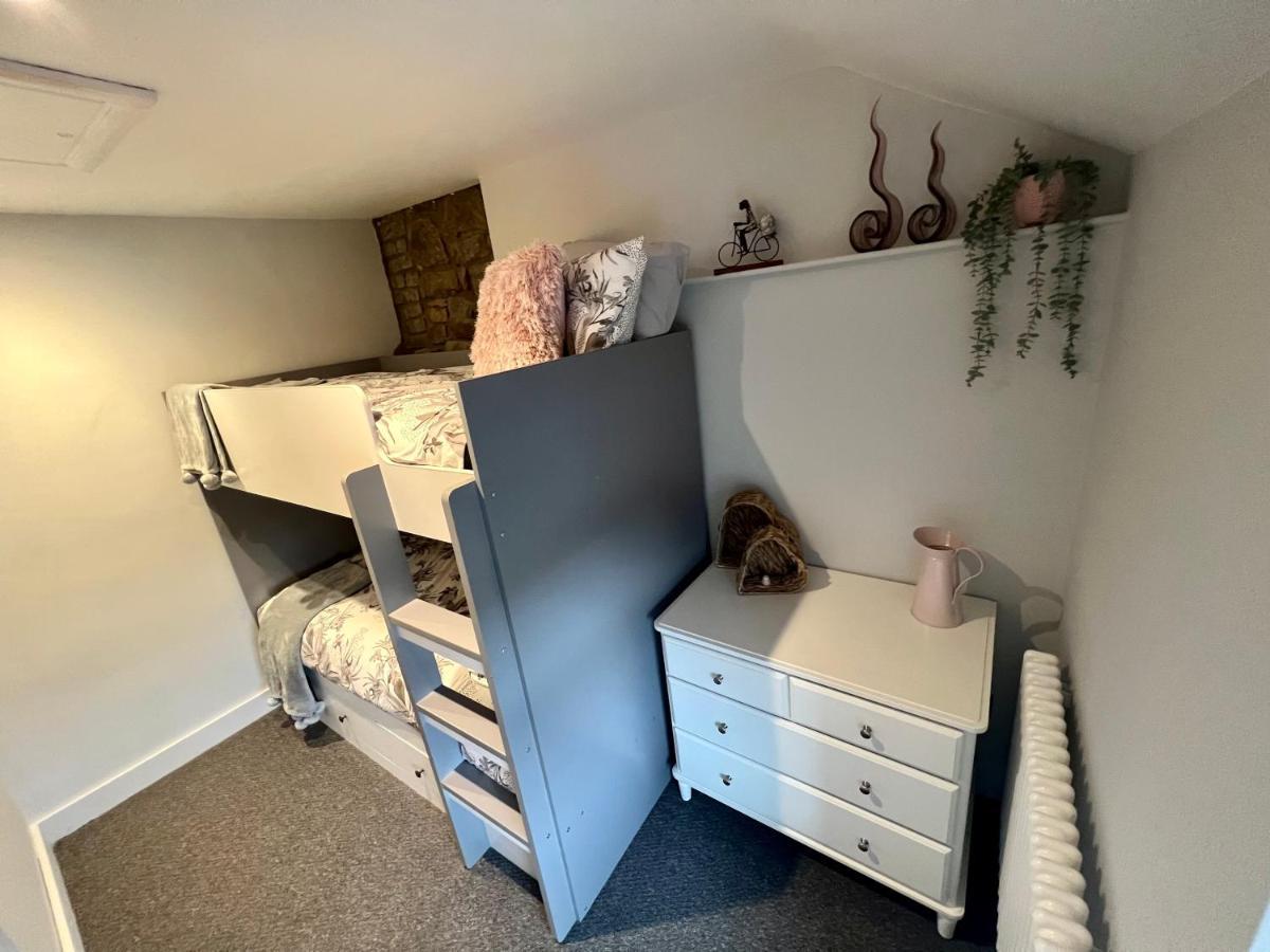 Gorgeous 2-bed In Penderyn Brecon Beacons Holiday home Aberdare