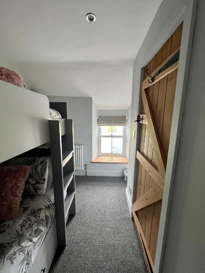 Gorgeous 2-bed In Penderyn Brecon Beacons Holiday home Aberdare