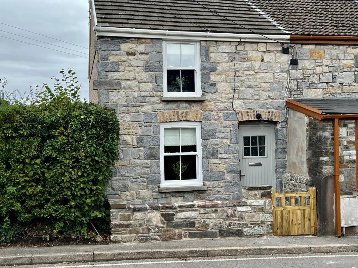 Gorgeous 2-bed In Penderyn Brecon Beacons Aberdare